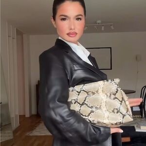 H&M Snakeskin Clutch as seen on Shrepsa